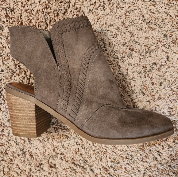 NEW Sonoma Faux Suede Casting Women's Mushroom Brown Ortholite Ankle Booties - Picture 3 of 12